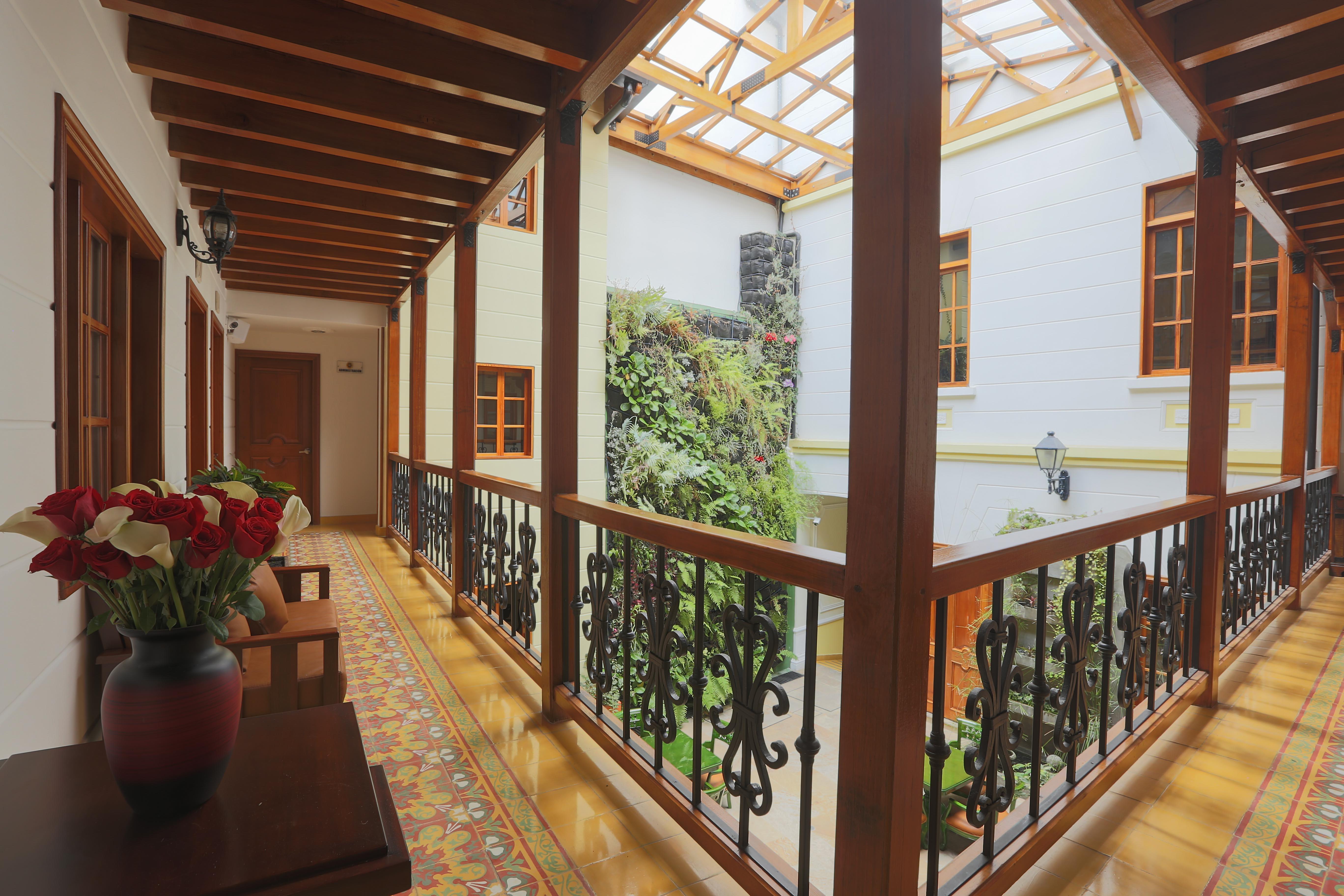 圣露西亚精品温泉酒店 波哥大 外观 照片 Interior of the hotel