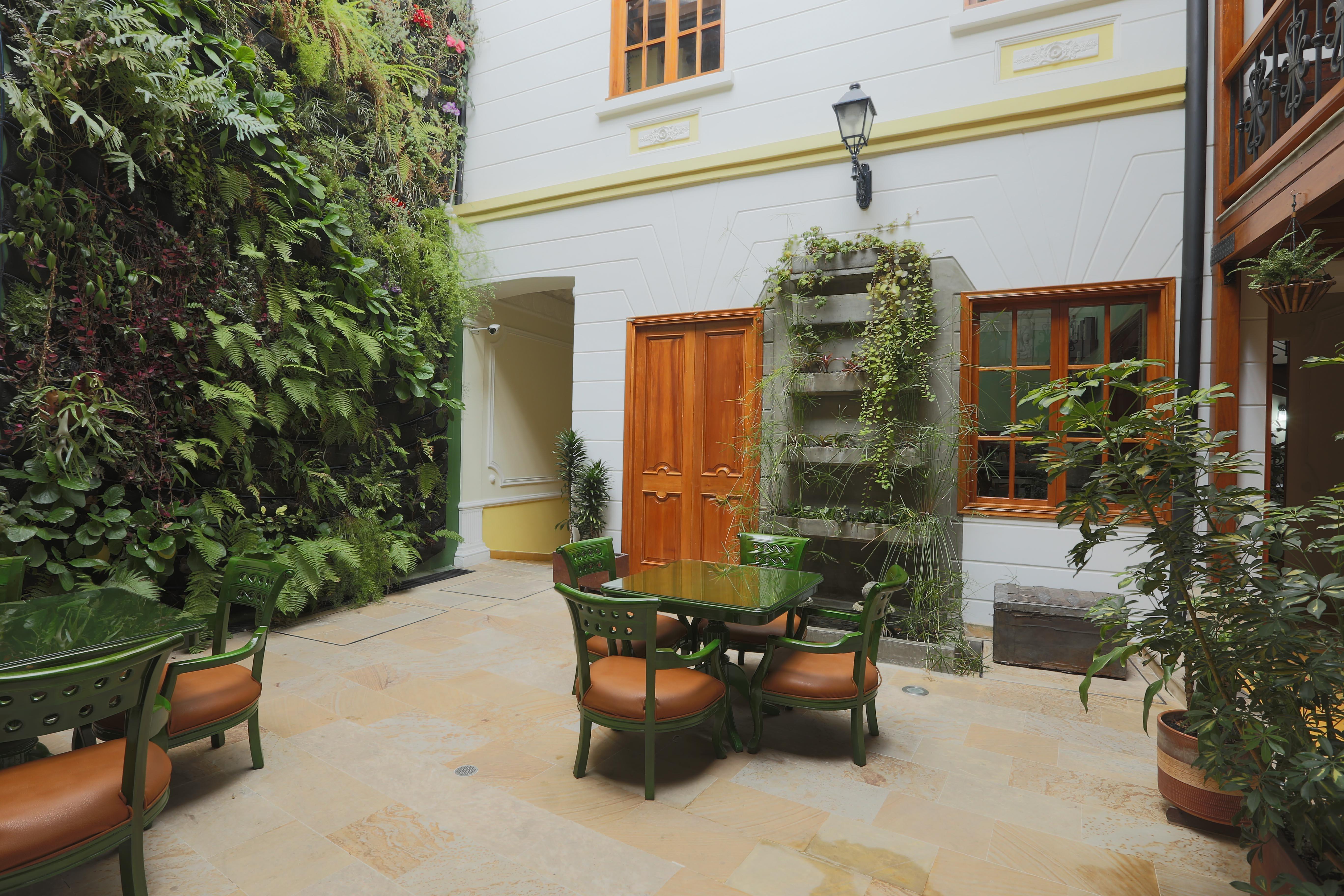 圣露西亚精品温泉酒店 波哥大 外观 照片 Patio of the hotel