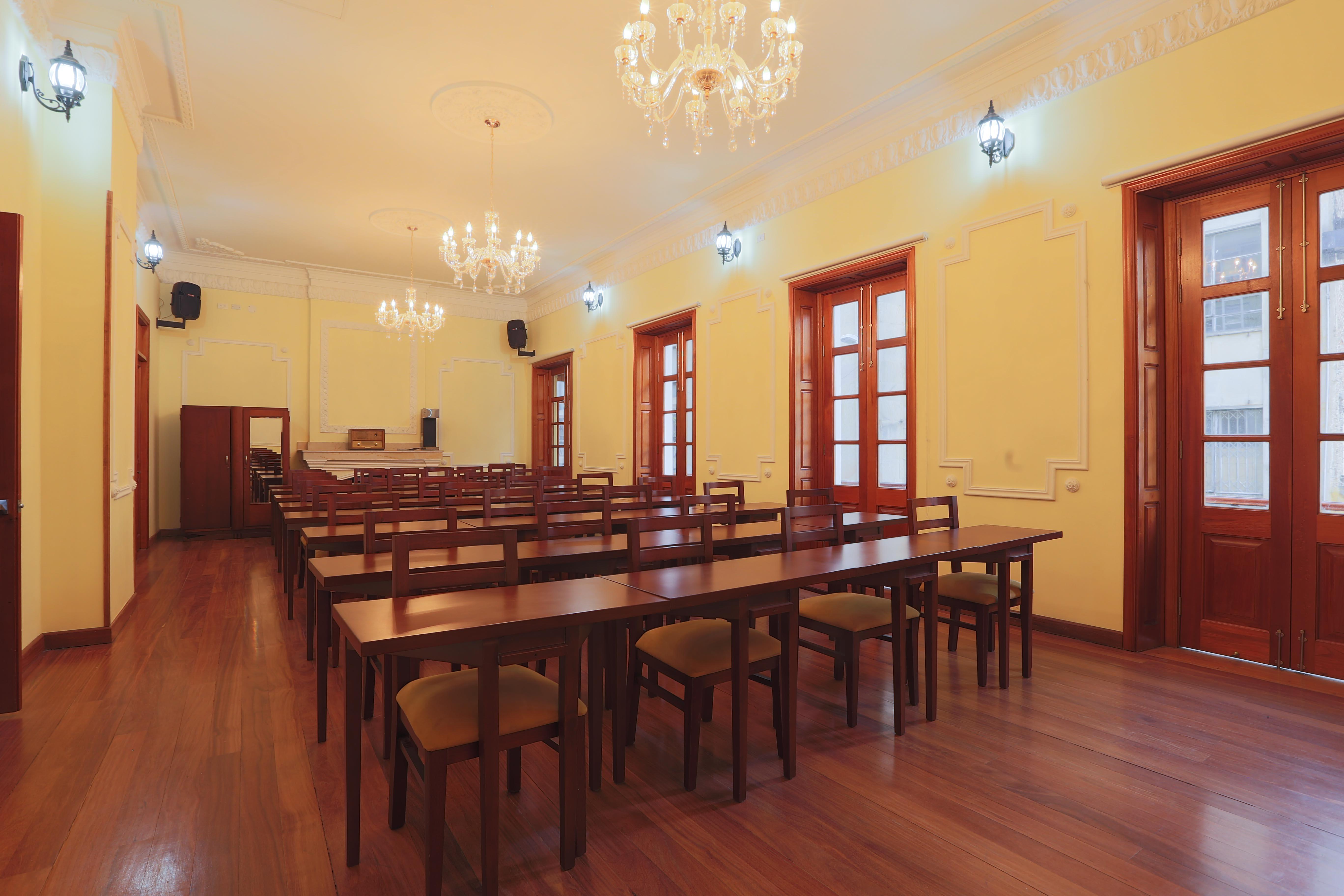 圣露西亚精品温泉酒店 波哥大 外观 照片 The interior of the library
