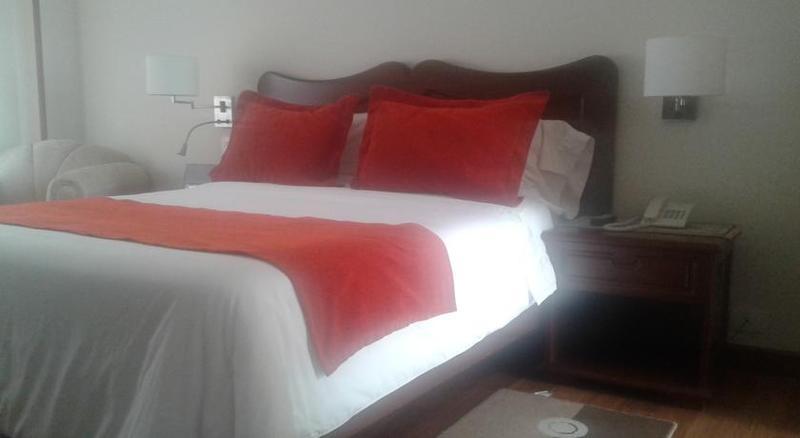 圣露西亚精品温泉酒店 波哥大 外观 照片 A bed with a duvet cover