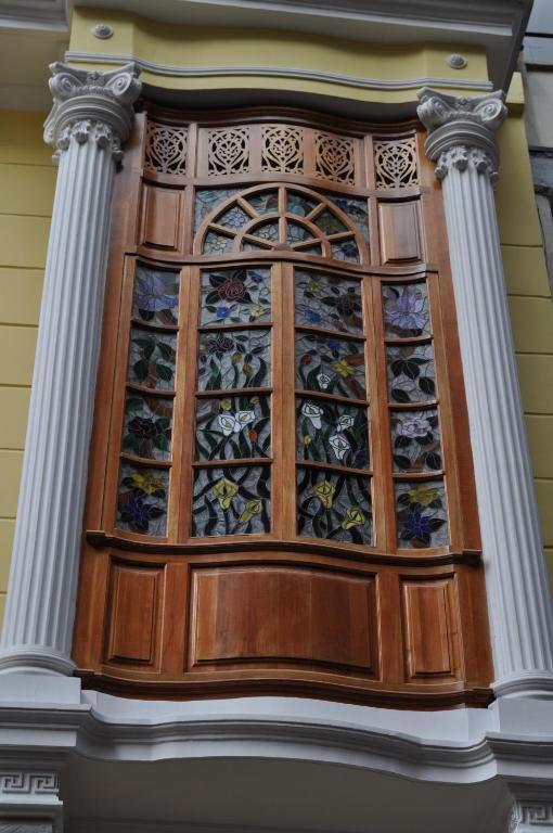 圣露西亚精品温泉酒店 波哥大 外观 照片 Stained glass window