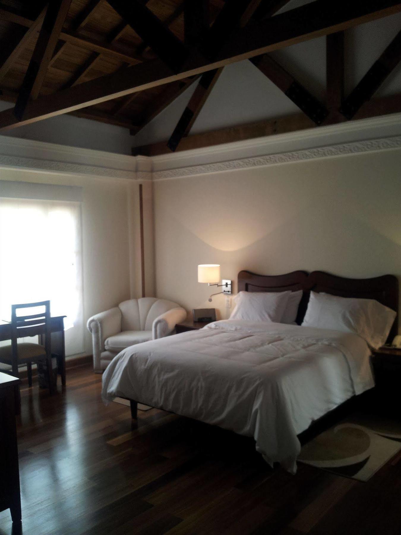 圣露西亚精品温泉酒店 波哥大 外观 照片 A room at the hotel